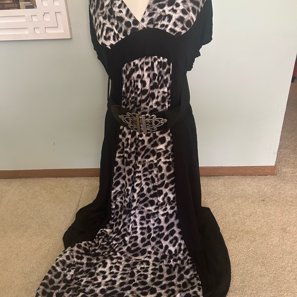 Chic Black and White Animal Print Maxi Dress
